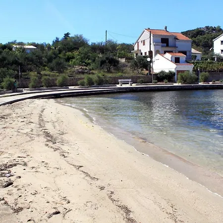By The Sea Апартаменты Lukoran