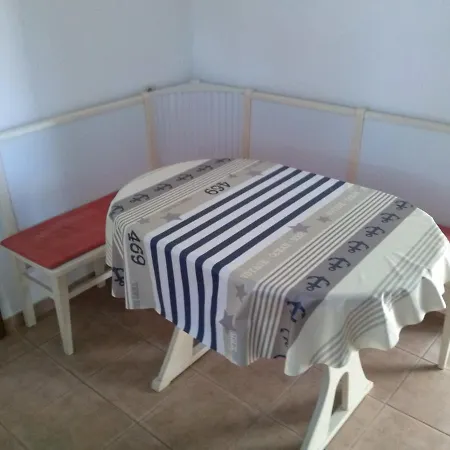 By The Sea Appartement Lukoran