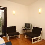 Apartment By The Sea *