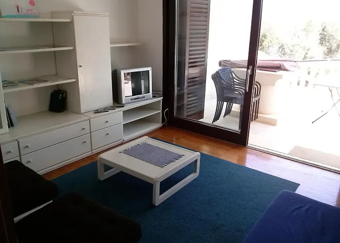 아파트 By The Sea Lukoran